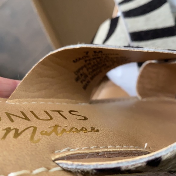 Sandals - Picture 4 of 5